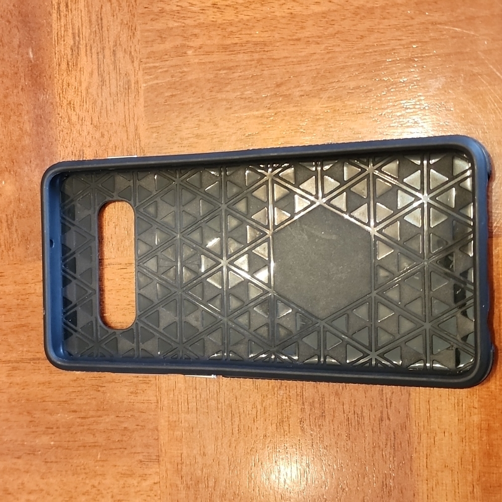 Black cellphone cover for Samsung Galaxy S10+